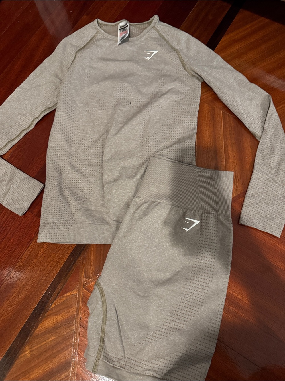 Gymshark Seamless Long Sleeve Top & High-Waist Shorts - Light Taupe